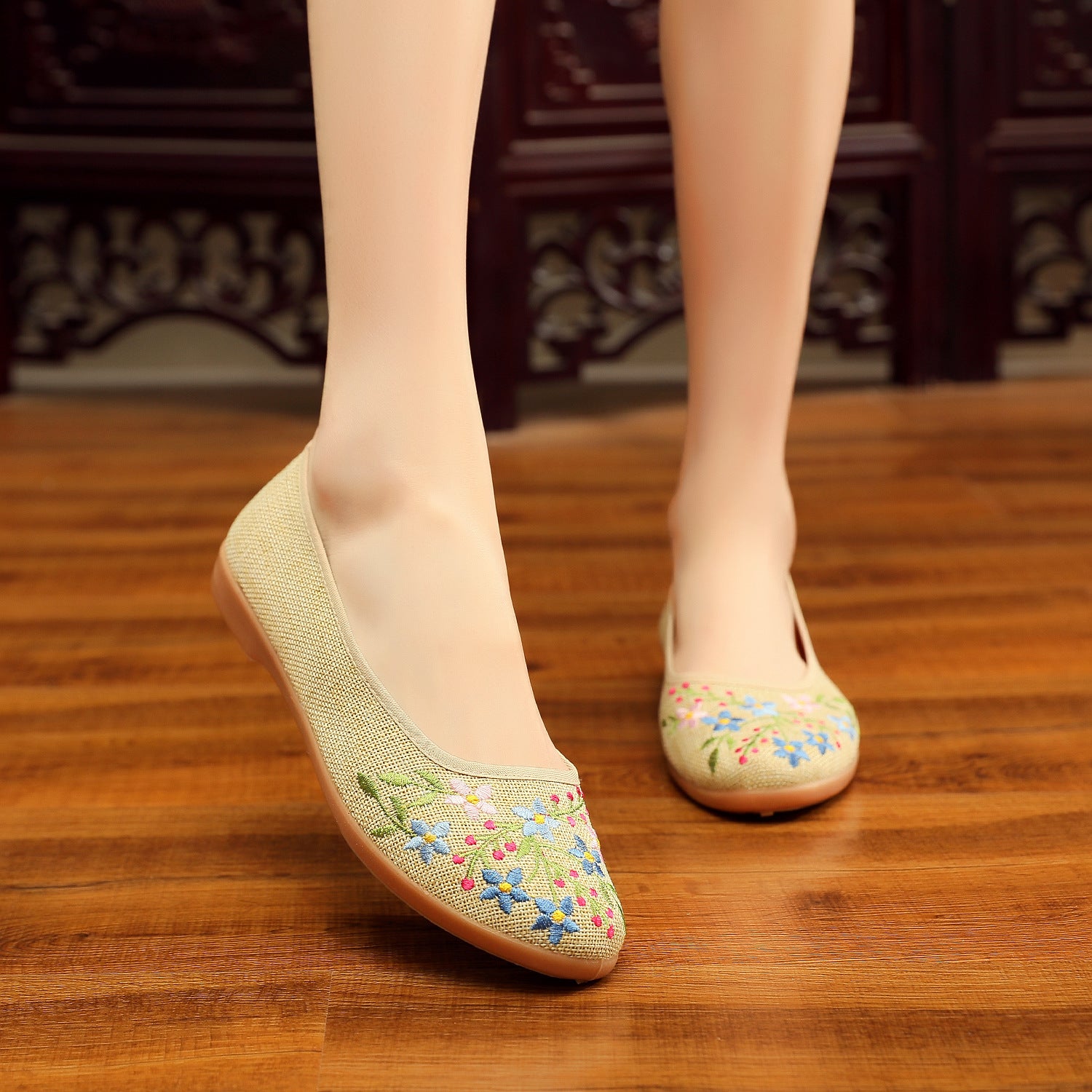 Women's Middle-aged And Elderly Soft-soled Embroidered Dance Shoes